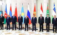 Пашинян и Алиев в Петербурге не только не разговаривали, но даже и не смотрели друг на друга – Коммерсантъ
