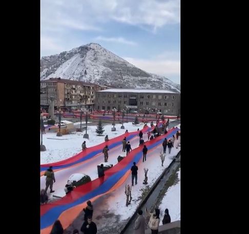 Եռագույնով քայլերթ՝ Գորիսում