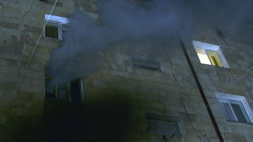 Fire breaks out in Yerevan apartment building