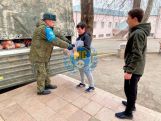 Российские миротворцы провели гуманитарную акцию для детей Степанакерта
