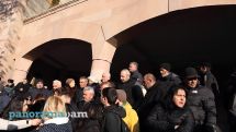 Parents of fallen soldiers protest outside Armenian Investigative Committee