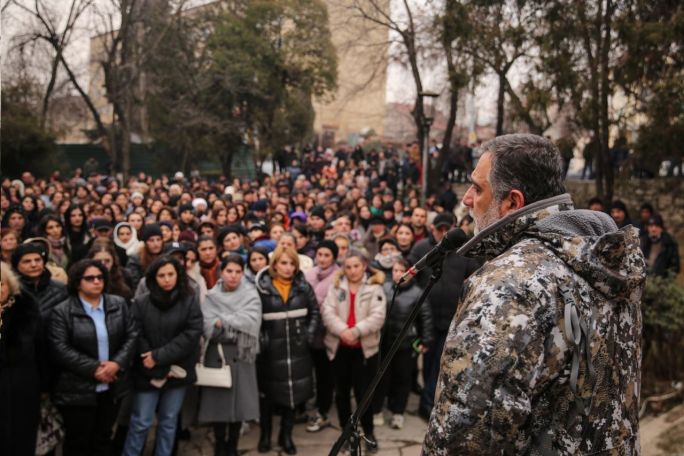 Рубен Варданян: В сложившихся чрезвычайных условиях эффективная обратная связь и прямой диалог с жителями крайне важны