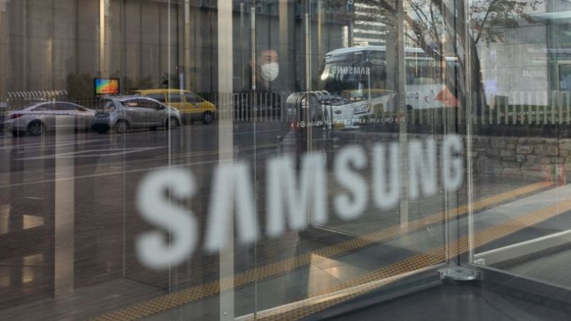 Samsung profits sink to 8-year low