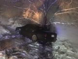 Ձորաղբյուր-Ջրվեժ ճանապարհին «Mercedes-Benz»-ը բախվել է ծառին և արգելափակվել փոսի մեջ