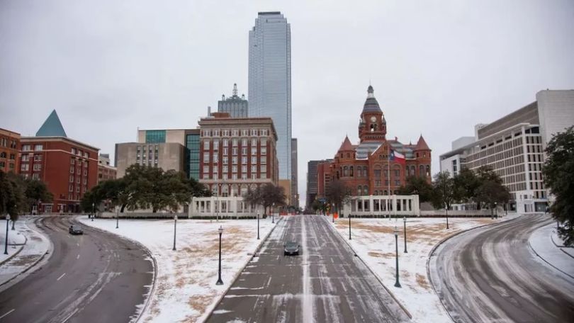 Dangerous ice storm sweeps parts of US