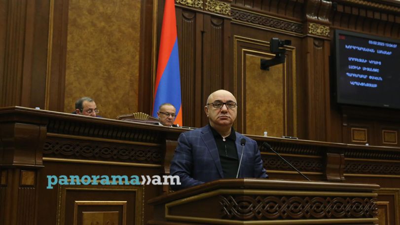 «Ո՞վ եք, արա, դուք». Լարված իրավիճակ ԱԺ-ում՝ Գուրգեն Արսենյանի ելույթի ժամանակ