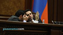 ՔՊ-ի երկու պատգամավորի խնդրում եմ լքել դահլիճը. Ալեն Սիմոնյան