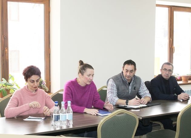 ԱՄՆ դեսպանության ներկայացուցիչներն այցելել են սեպտեմբերի 13-ի ադրբեջանական ագրեսիայի հետևանքով տուժած վայրեր