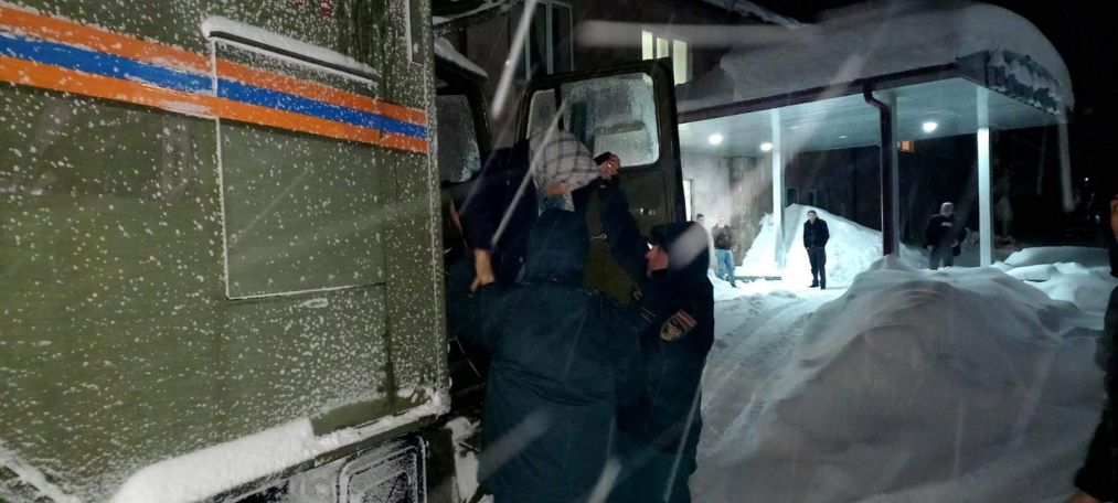 Հղի կնոջը Ապարանի ԲԿ տեղափոխելու համար անհրաժեշտ է եղել  փրկարարների օգնությունը