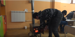 В Арцахе в школах с газовым отоплением установили печи на дровах и возобновили занятия