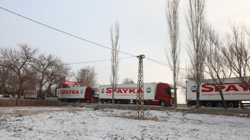 Армения через закрытую границу направила в Турцию новую партию гуманитарной помощи