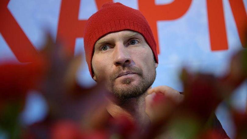 Состояние олимпийского чемпиона Романа Костомарова резко ухудшилось после ампутации кистей