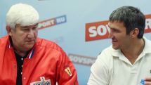 Хоккеист Овечкин сообщил о смерти своего отца