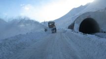 Пункт пропуска «Верхний Ларс» закрыт из-за снегопада