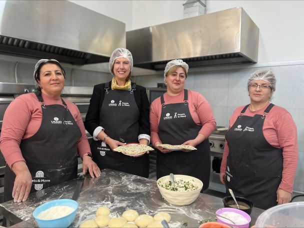 U.S. ambassador to Armenia bakes famous bread with Artsakh women