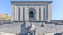 Մատենադարանը հիմնել է նոր օտարալեզու միջնադարագիտական պարբերական