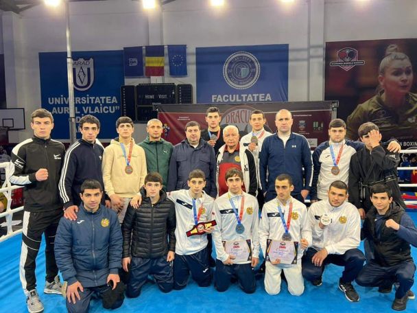 Young Armenian boxers win 8 medals at Romania tournament