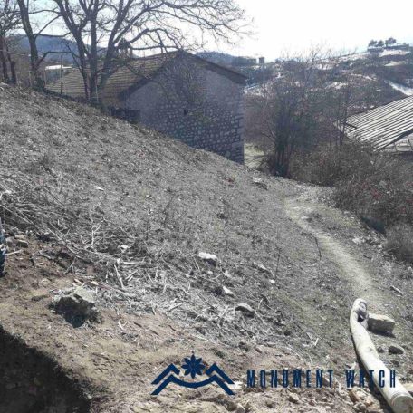Պատերազմի ընթացքում Ադրբեջանի կողմից թիրախավորվել էր Կարմիր գյուղի սբ. Աստվածածին եկեղեցին. monumentwatch.org