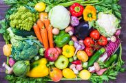 Какие продукты полезны для зрения? Рассказала врач-диетолог