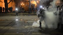 В Тбилиси всю ночь продолжается силовой разгон акции протеста