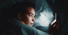 FT: Смартфоны и социальные сети разрушают психическое здоровье детей