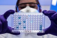 Иммунолог оценил вероятность столкновения с неизвестными опасными инфекциями в результате таяния ледников