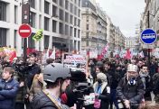СМИ: полиция задержала на митинге в Париже против пенсионной реформы 217 человек