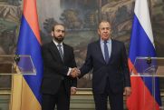 Суренянц: Арцах стоит перед угрозой реального изгнания армян, а мы еще жалуемся, что Нагорный Карабах сравнивают с Косово или Донбассом