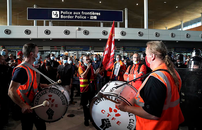 Protesters block Charles de Gaulle airport in Paris