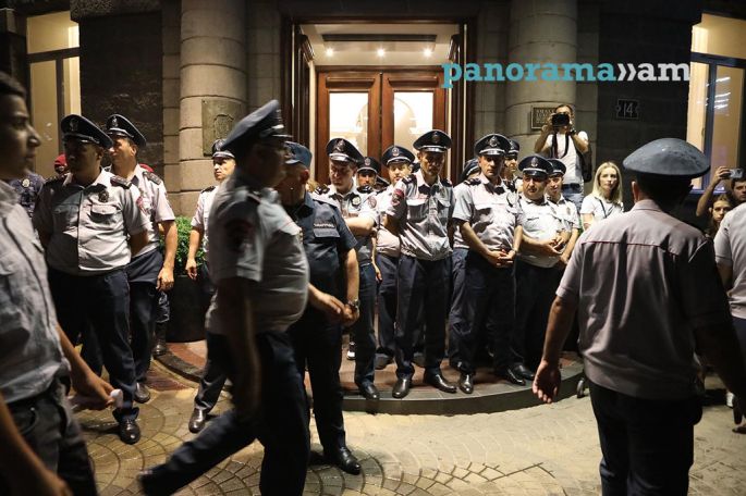 Police used excessive force at anti-government protests in Armenia last year – Amnesty International