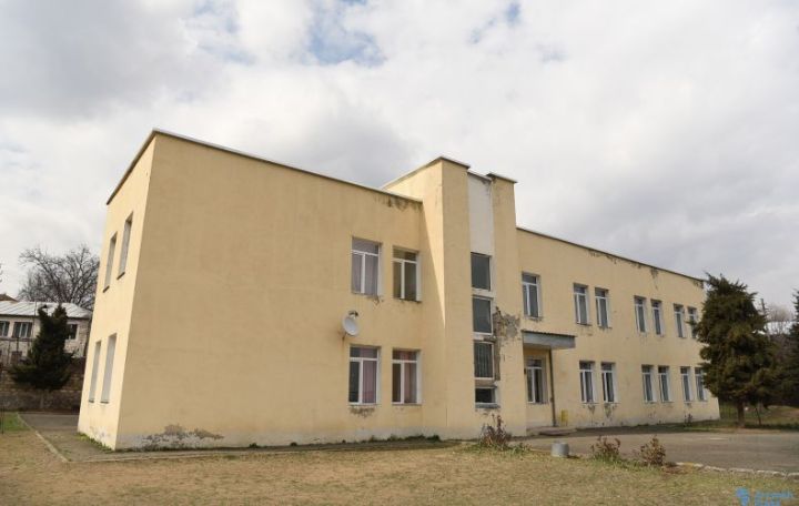 Основная школа Тагавард-Калера продолжает учебный процесс под прямым прицелом врага