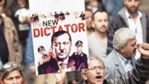 Премьер-министра Турции в Германии встретили многотысячными акциями протеста