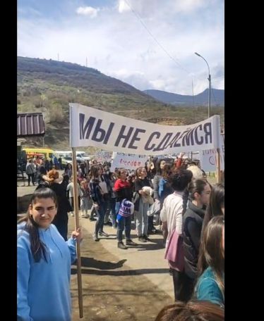 Women in Artsakh march to Azeri-blocked intersection