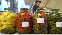 Ученые предупредили об опасности маринованных овощей