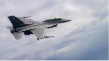 Два американских истребителя F-16 совершили экстренную посадку в аэропорту на юге Японии
