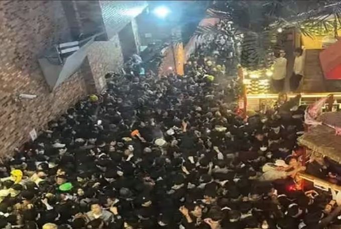 Из-за давки в центре столицы Йемена Саны погибли 80 человек