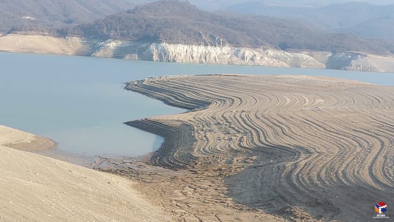 Sarsang Reservoir water levels dwindle, deepening energy crisis