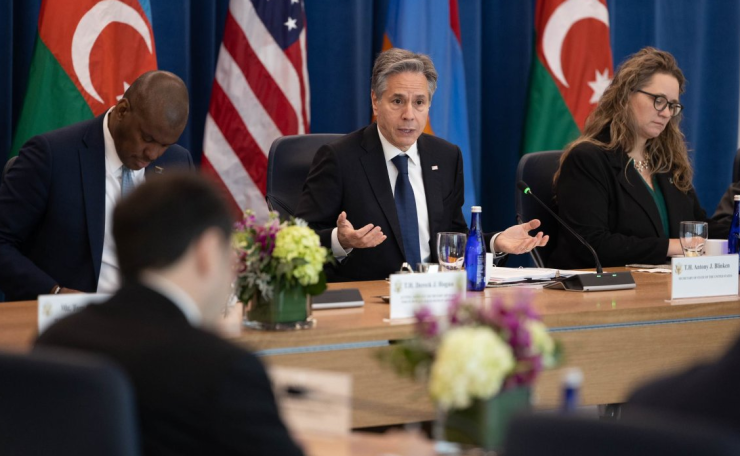 Блинкен: США продолжат помогать Армении и Азербайджану «пересечь финишную черту»