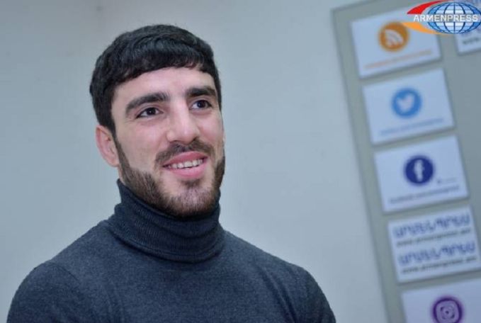 Армянский боксер Оганес Бачков разгромил соперника из Турции на чемпионате мира по боксу