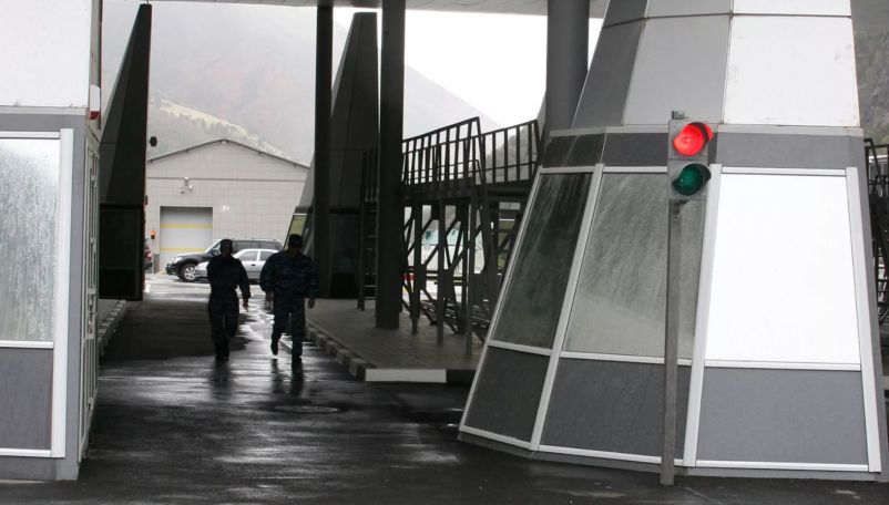 Putin lifts visa regime, flight ban with Georgia