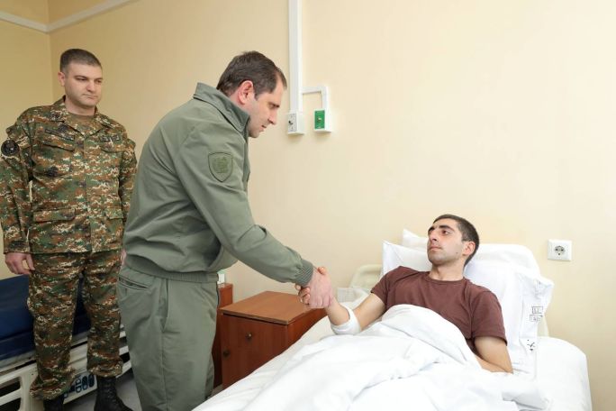 Armenian defense minister visits wounded soldiers in hospital