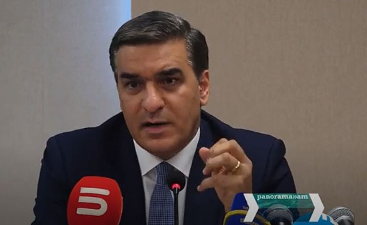 Tatoyan: Azerbaijan planting land mines in seized Armenian territory
