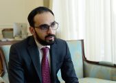 Адвокат Авиняна подал в суд ходатайство о снятии ареста с денежных средств журналиста Давида Саркисяна