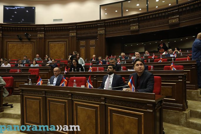 Оппозиционные депутаты и Грант Тохатян представили личное поручительство для освобождения Гаяне Акопян