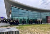 Грузия: участники акции против приземления российского авиарейса перекрыли дорогу около Тбилисского аэропорта