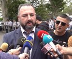 Ашот Пашинян пришел на очную ставку с матерью погибшего военнослужащего в футболке с изображением отца и с надписью «Никол 100%» – адвокат