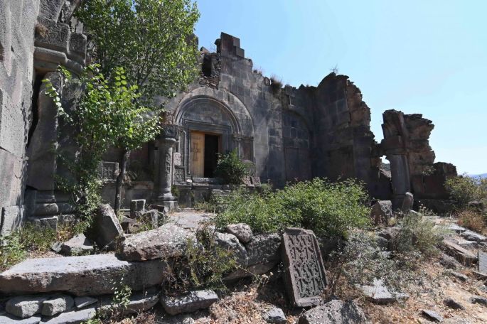 «Խոնարհված ուխտավայրը». մասնագետները հորդորում են փրկել Աղջոց վանքը