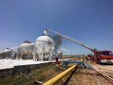 На горящем заводе в Сумгаите идет откачка нефти: потребуется 6-7 часов