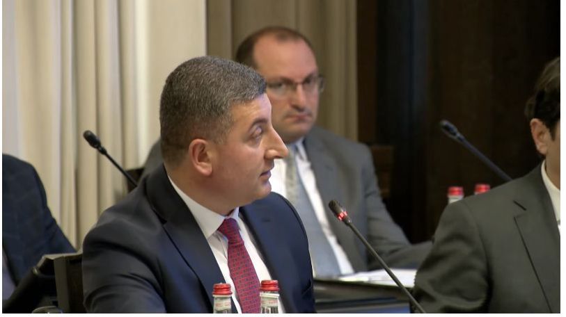 Կառավարությունն օրենքով տաքսու վարորդներին կպարտադրի կիրառել էլեկտրոնային հսկիչ դրամարկղային մեքենա