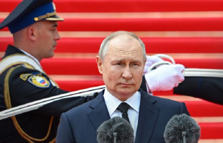 Putin hails Russian army for preventing 'civil war'